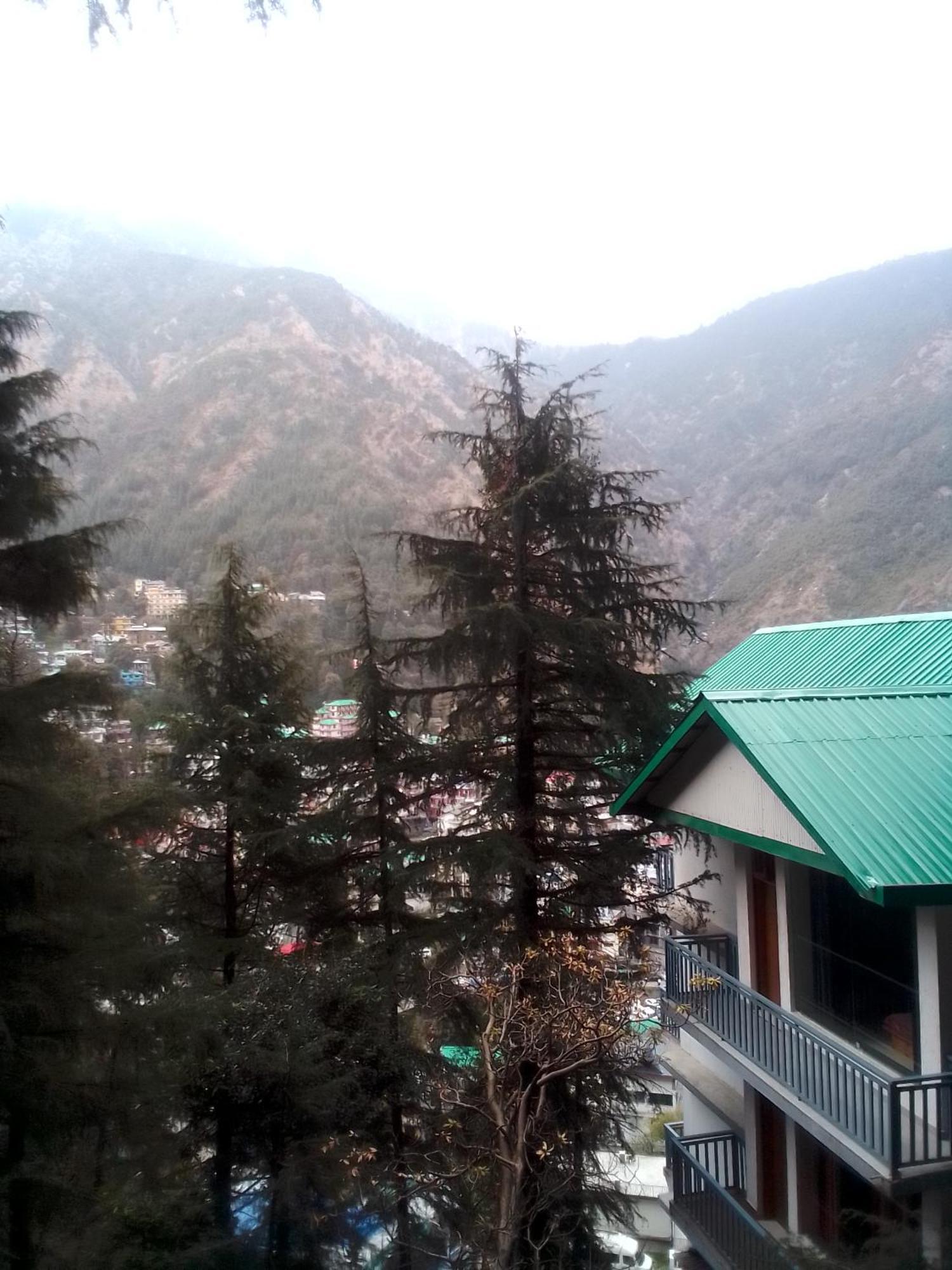 Himalayan Snowline Trekking Mountain View Hostel แมคลอยด์กันจ์ ภายนอก รูปภาพ